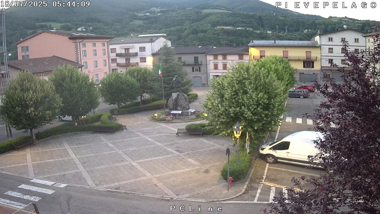 immagine della webcam nei dintorni di Castiglione di Garfagnana: webcam Pievepelago