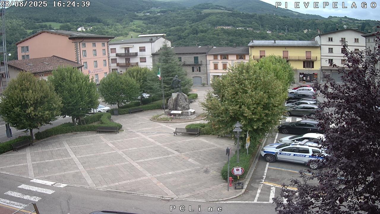 immagine della webcam nei dintorni di Fornaci di Barga: webcam Pievepelago